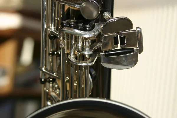 Detailní Záběr Malíčku Saxofon Pad — Stock fotografie