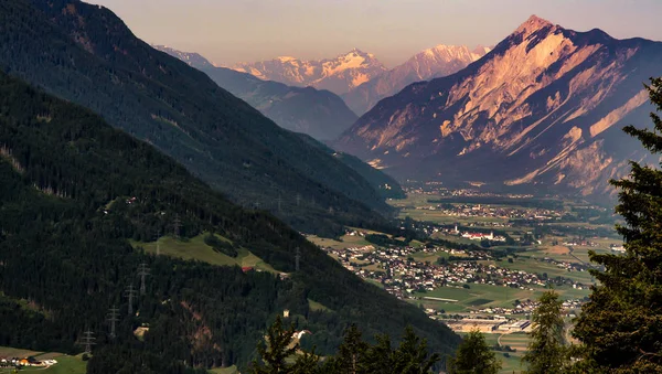 Vista Spettacolare Dalla Montagna Alla Valle — Foto Stock