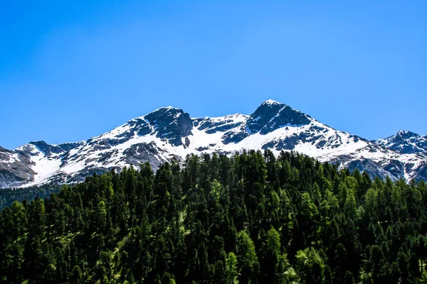 Maravillosa Vista Cerca Montaña —  Fotos de Stock