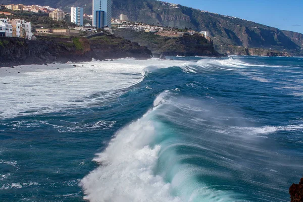 Dynamic waves off the coast of tenerife
