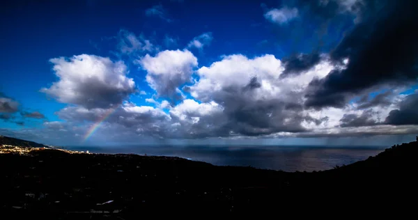 Velkolepé Zamračená Obloha Nad Pobřeží Tenerife — Stock fotografie