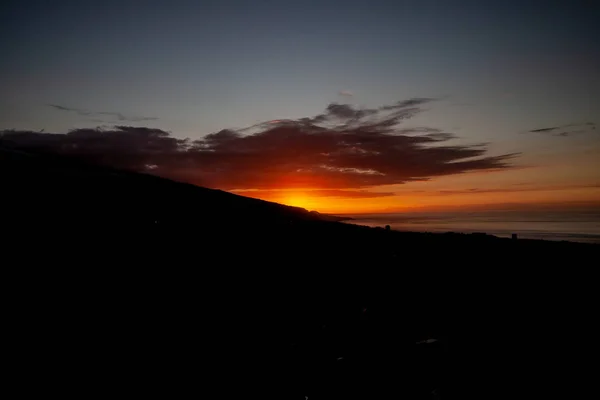Fantástica vista lejana con puesta de sol sobre Tenerife —  Fotos de Stock