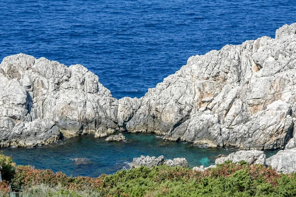 Vue intéressante sur la côte de Capri — Photo