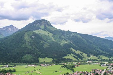 Almanya Alpleri üzerinde tipik görünümü