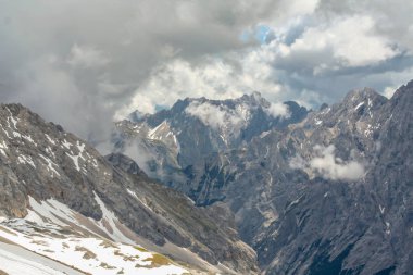 Zugspitze Almanya zirvesine harika görünümünden