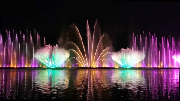 Selective Focus Night Laser Fountain Show Roshen Embankment Ukrainian City — Stock Photo, Image