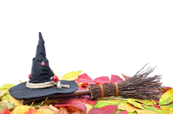 Witch Hat Broom Autumn Leaves — Stock Photo, Image