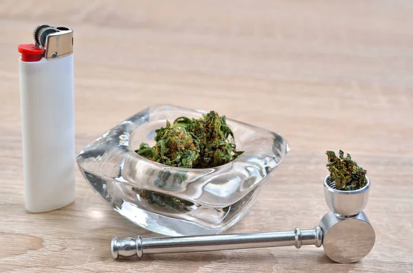 Kuru Kenevir Çiçeklenmeleri Tıbbi Marihuana Sigara Cihazları — Stok fotoğraf