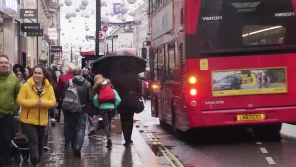 Οι αγοραστές Oxford Street, Λονδίνο, Αγγλία — Αρχείο Βίντεο