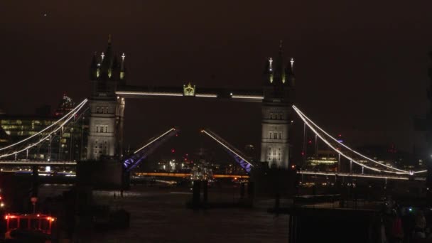 Puente de la Torre por la noche — Vídeos de Stock