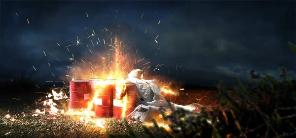 Yanan varil. Toksik. Yangın. Çernobil