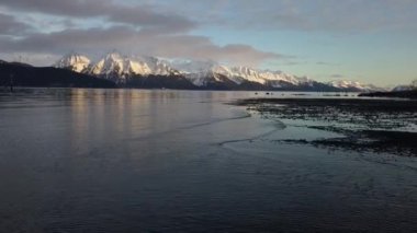 Akşam kış gelgit manzarası Alaska