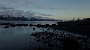 Akşam kış gelgit manzarası Alaska
