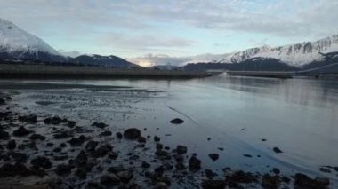 Akşam kış gelgit manzarası Alaska