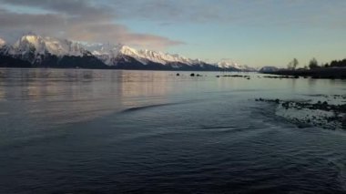 Akşam kış gelgit manzarası Alaska
