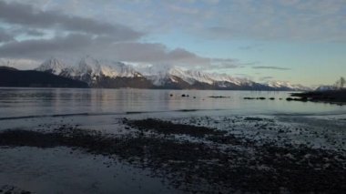 Akşam kış gelgit manzarası Alaska