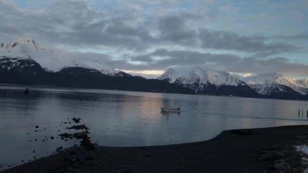 Barcos Pesca Fletán Comercial Las Aguas Resurrection Bay Seward Alaska — Vídeos de Stock