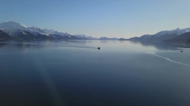 Rebocador Viajando Baía Ressurreição Seward Alaska — Vídeo de Stock