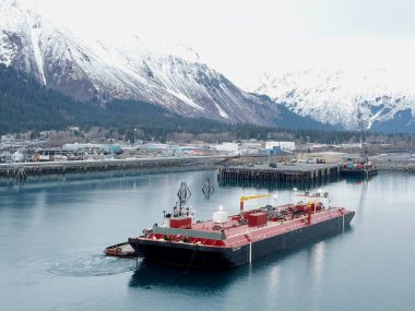 Römorkör ve mavna yakıt Seward, Alaska'ya teslim 