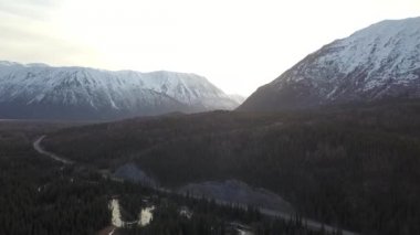 Alaska'nın Kenai Yarımadası geri ülkede