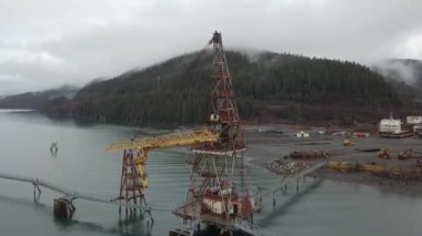 Tersane ve terk değirmen Alaska manzaraları.