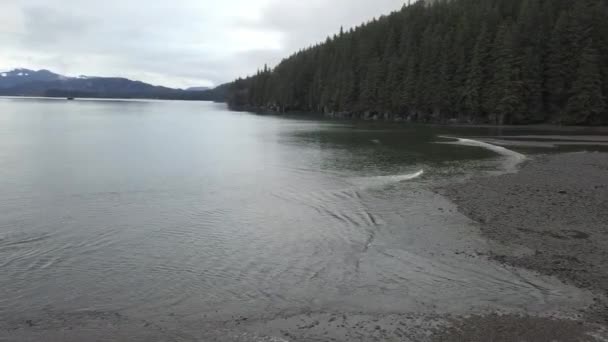 Dernières heures de lumière du jour dans la région de Seward, Alaska  