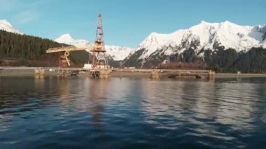 Bir tersane Alaska'da bir güzel bahar akşamı girme.