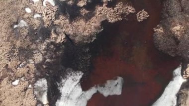 Alaska üzerinde kutup tundra çözdürme havadan görünümü 