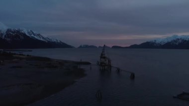 Güzel gün batımı ve Alaska plaj manzaraları 