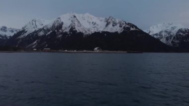 Güzel gün batımı ve Alaska plaj manzaraları 