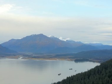 Seward Alaska 'dan yaz saati görünümleri 