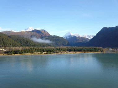 Seward Alaska 'dan yaz saati görünümleri 
