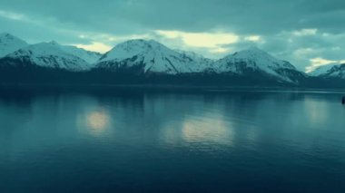 Seward Alaska yakınında güzel bahar manzarası 