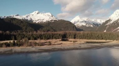 Seward Alaska yakınında güzel bahar manzarası 