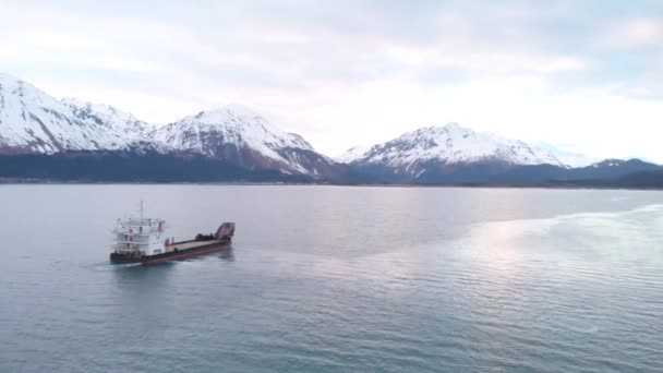 Рабочие Лодки Бухте Воскресения Сьюард Аляске — стоковое видео
