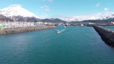 Küçük balıkçı teknesi kiralama turistler bizim balıkçılık ve görme ve meşgul Seward Alaska tekne limanı alarak