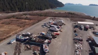 Alaska'daki işlek tersanelerden manzaralar 