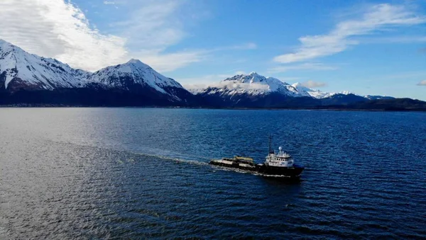 Pracovní Čluny Vodě Aljašce — Stock fotografie
