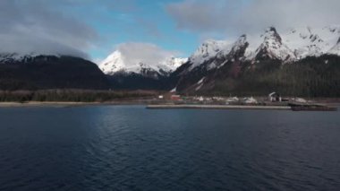 Alaska'da suda büyük gemi 