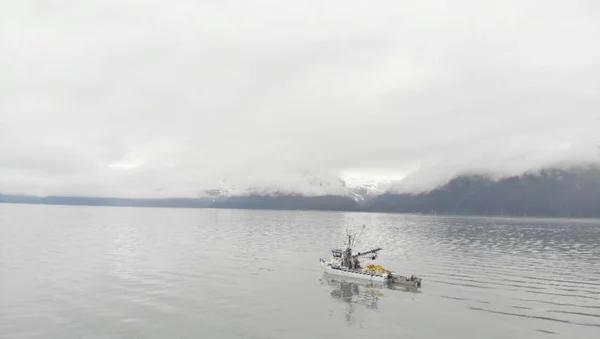 Alaska somon gerekçesiyle ticari balıkçı tekneleri 