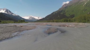 Alaska'nın Chugach dağlarından manzaralar