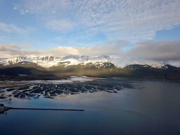Alaska'da kış aylarında akşam gün batımı 