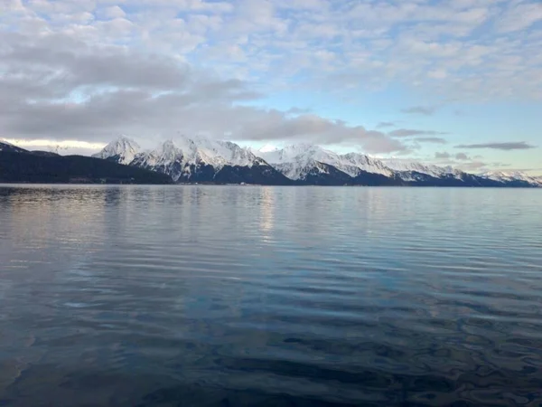 Alaska'da kış aylarında akşam gün batımı 