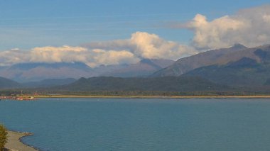 Alaska'dan güzel vahşi doğa ve okyanus manzarası 