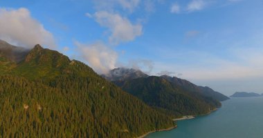 Alaska'dan dağ manzarası 