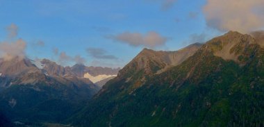 Alaska'dan dağ manzarası 