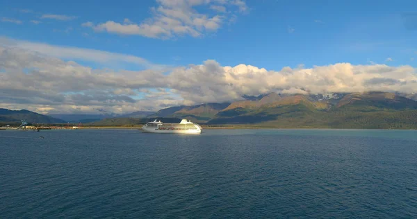 Herbst Kreuzfahrtschiffe Seward Alaska — Stockfoto