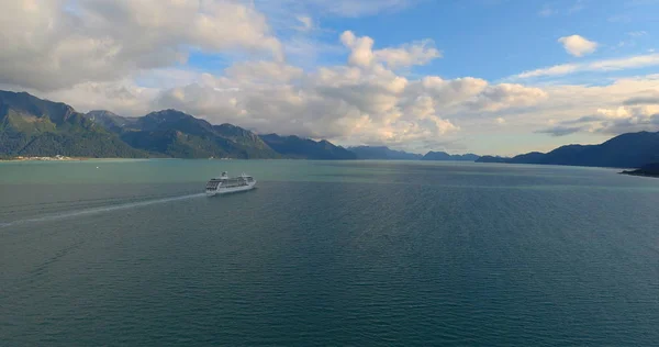 Seward, Alaska'da güz yolcu gemileri 