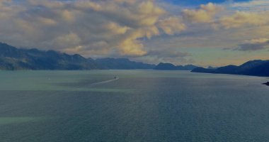 Seward, Alaska'da güz yolcu gemileri 