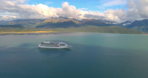 Maritime Industry Cruise Ships Fishing Boats Natural Scenery Seward Alaska — Stock Video